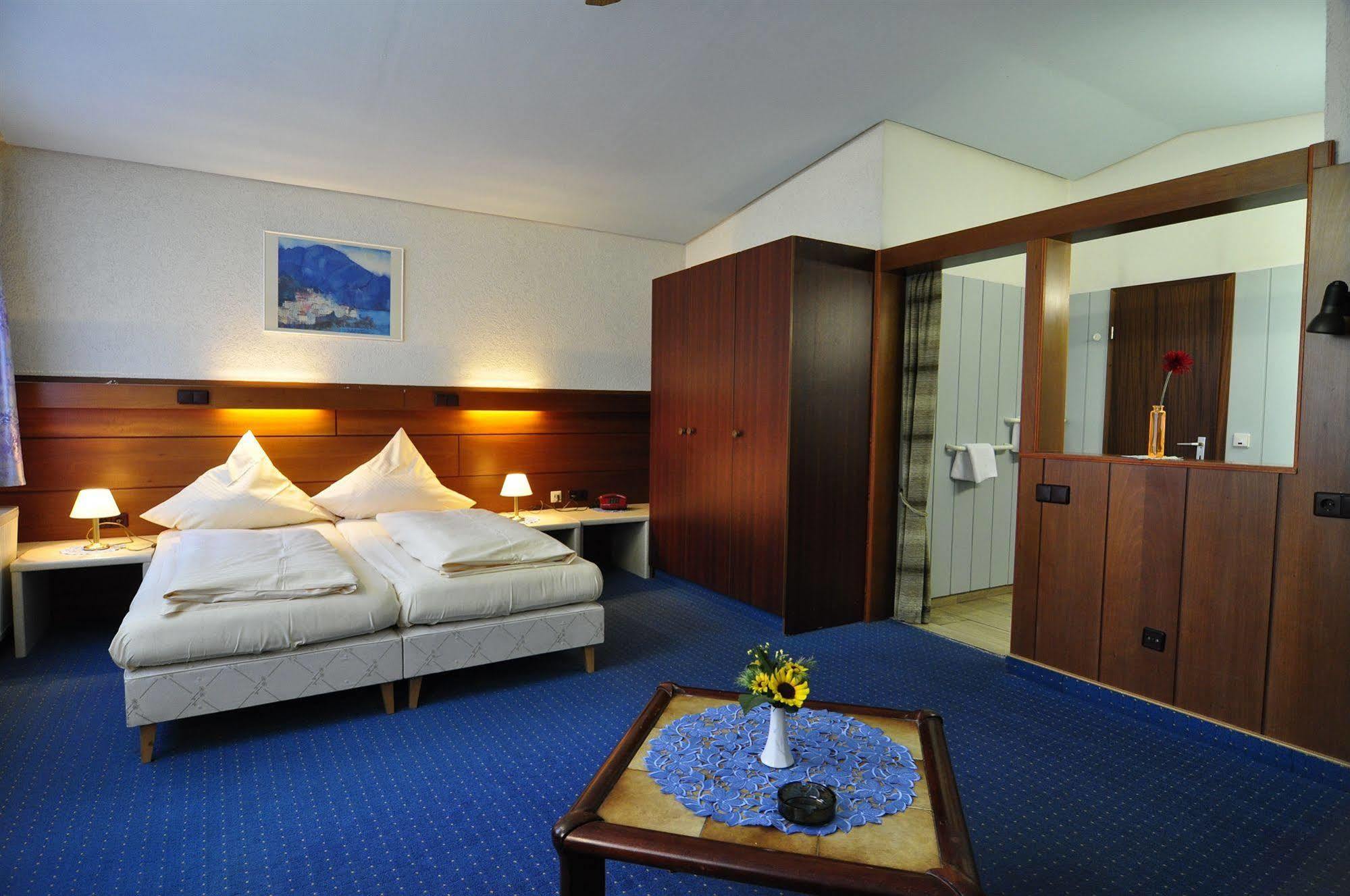Ff&E City Hotel Saarbrücken Zewnętrze zdjęcie